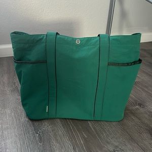 Lululemon Daily Multi Pocket Tote 20L